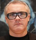 Damien Hirst<br />photo credit: biography.com